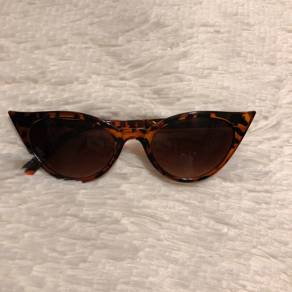 brown and black ombré cat eye chic sunglasses